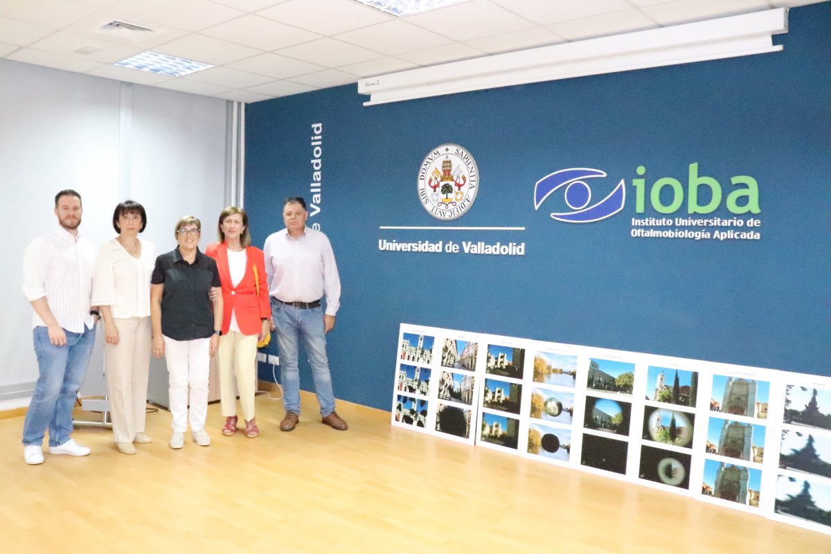 roscoma1966's tweet photo. ¡Muchas gracias a #RECyL por este valioso regalo para el #IOBA_UVa! 🎁
Estas imágenes nos ayudan a comprender cómo ven los pacientes con distintas enfermedades oculares, facilitando la formación y la empatía.
Una gran herramienta para seguir avanzando en la salud visual. 👏👀 https://t.co/cIGzj6JlS9