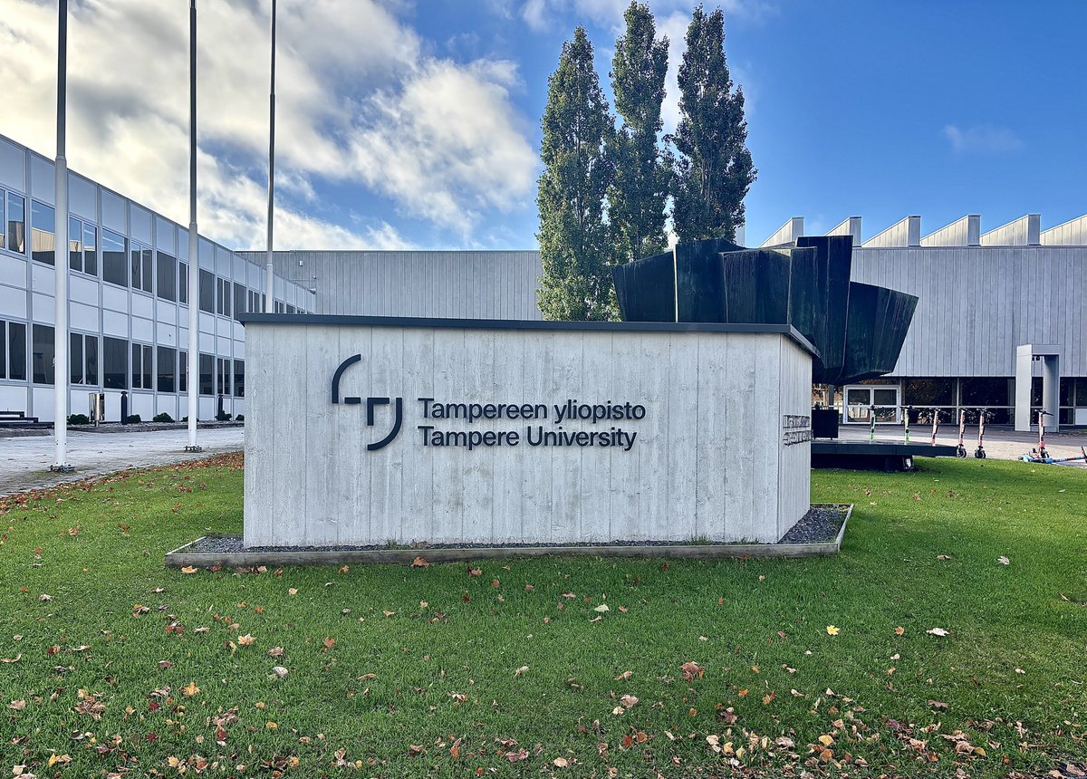 joellatto's tweet photo. Today I gave a lecture to master's-level communication students at Tampere University on online scams, social engineering, and the evolving role of AI in fraud.

We also looked at how organized crime and scam compounds fit into the wider threat landscape. https://t.co/EkLQ0Q0lkZ