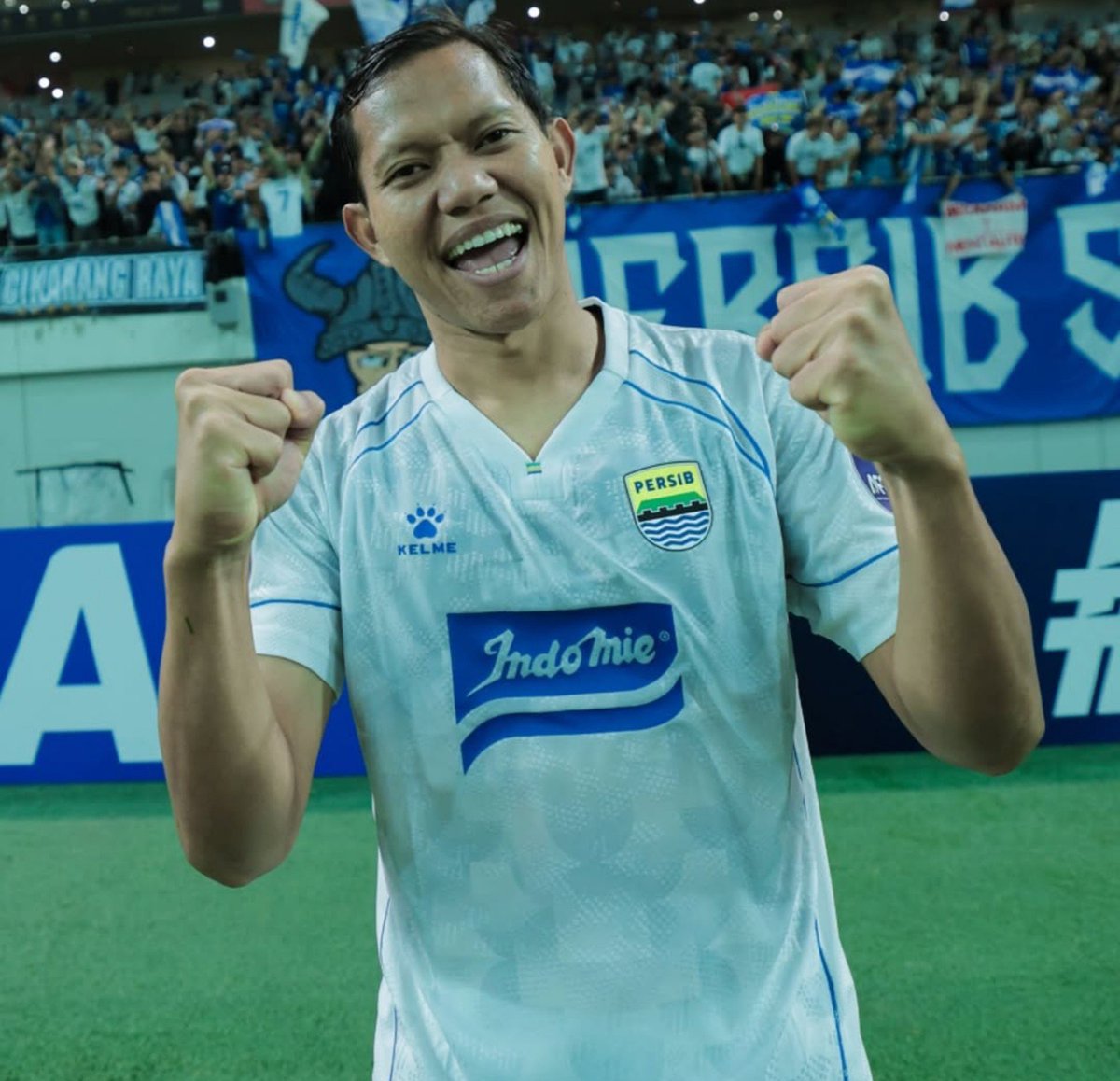 X_Tactico's tweet photo. Man Herman, 
Kalo emang butuh gelandang buat main lebih advance ya mending orang ini lah. Pressingnya gacor, jago masuk box lawan, main passing juga oke. https://t.co/YmttdvgDoN