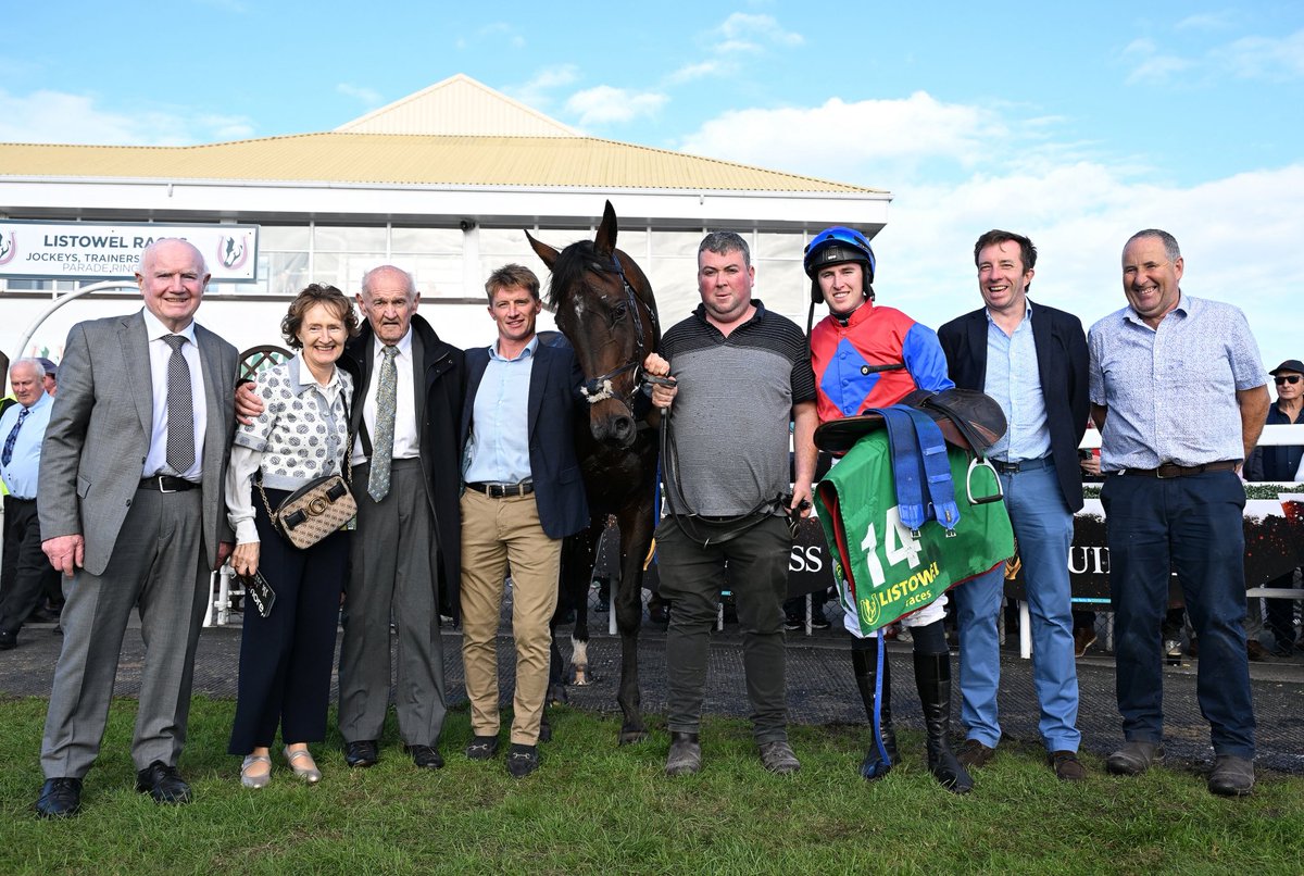 CoolmoreNH's tweet photo. More on-track success for VADAMOS’ first Coolmore-bred crop of four-year-olds! 🏆
 
She Was The One became the latest winner for her sire with an impressive four-length success in the bumper @ListowelRaces on Friday, leading home Shuil Solas in a VADAMOS 1-2.
 
Bred by the Bollin Jasmine Syndicate, the filly races in the colours of the JRM Syndicate and is trained by @d_g_hogan.
 
#CoolmoreNHSires #HomeOfChampions