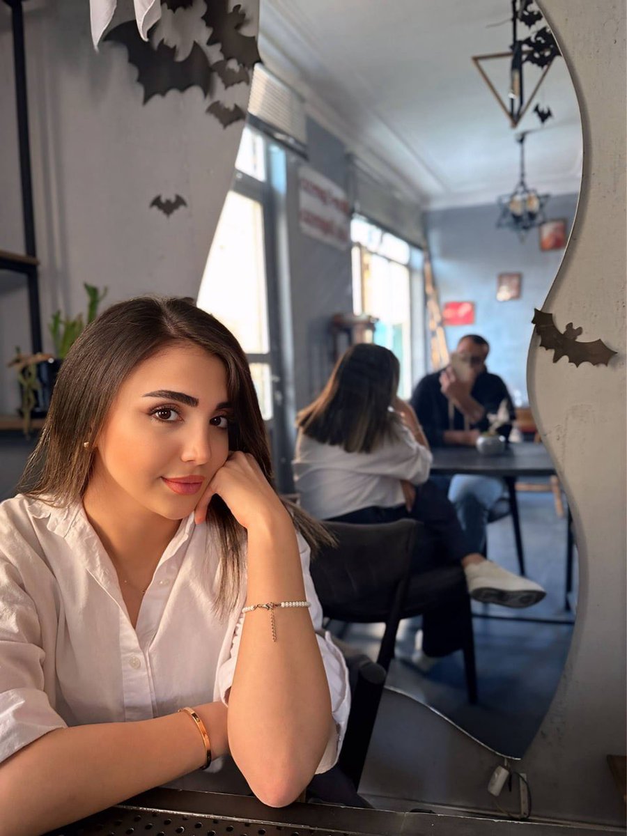 aylarfotouhii's tweet photo. حوصلم سر رفته بود،توی  اپ پالسینگ یه پالس گذاشتم، رفتم با پسر خوشگله آشنا شدم https://t.co/q2T2qvUX7c
