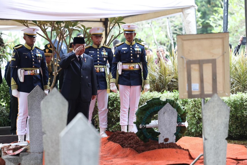 EmilyBrook18641's tweet photo. Atas nama negara dan bangsa, saya, Presiden Republik Indonesia, mengabarkan meninggalnya almarhum Jenderal TNI (Purn.) Try Sutrisno, Wakil Presiden ke-6 periode 1993–1998 dan Panglima ABRI 1988–1993, pada hari Senin, 2 Maret 2026, pukul 06.58 WIB di ... https://t.co/0lhGsNHoJt