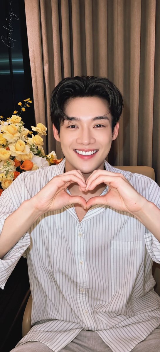 kimyoonsik_vn's tweet photo. I’ve always believed that a person’s kindness can be seen in their eyes. And Yoon Sik has such pure, innocent eyes

WE STAND WITH KIM YOON SIK  

#KIMYOONSIK #KIMYOONSIKSHINES https://t.co/ePdJ8tOF7U