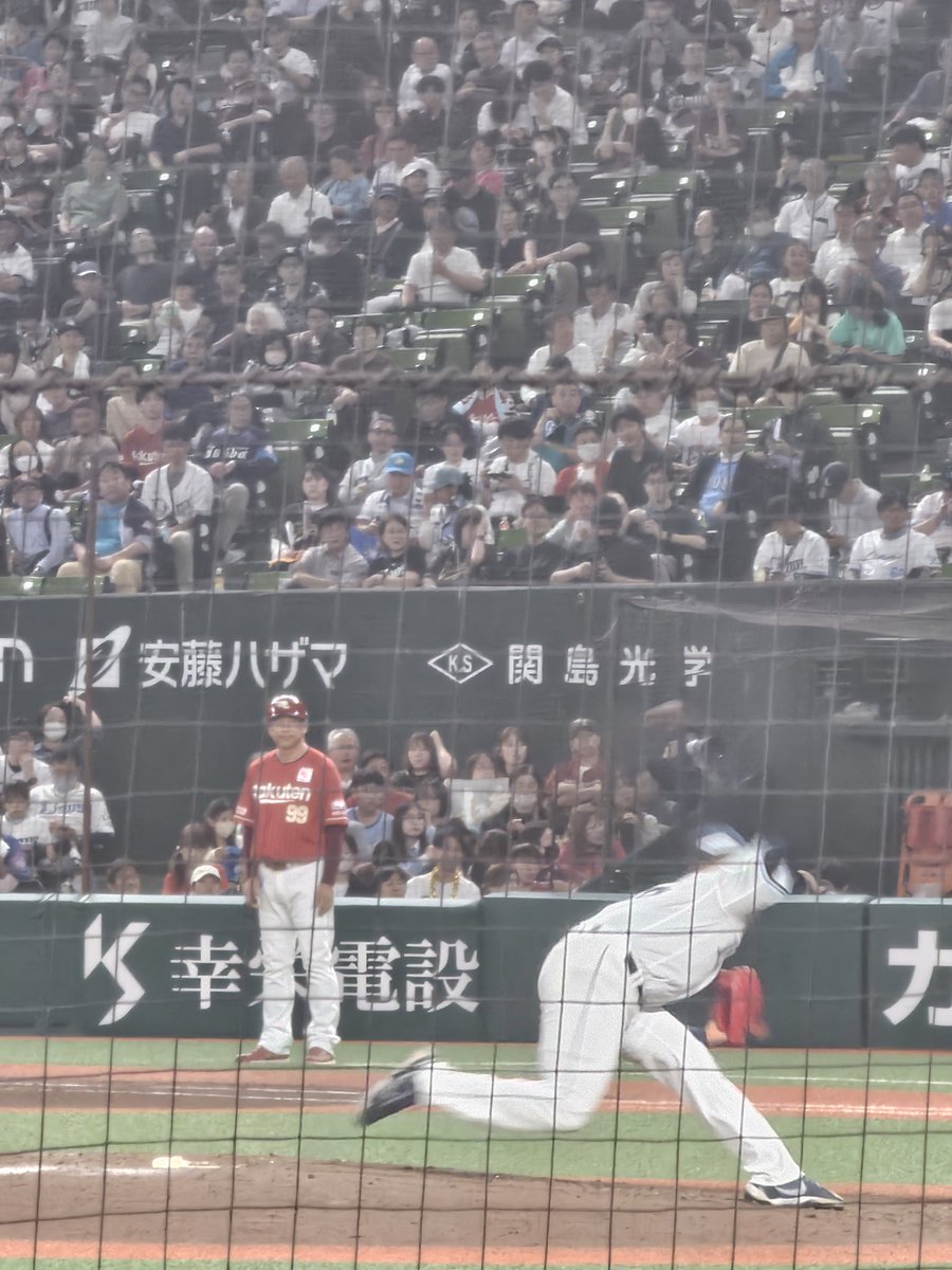 ry_____0125's tweet photo. 本日二度目の現地。
躍動感あるラミレスしかおらん🥹

隣でめちゃくちゃ話しかけてくれた郭泰源のユニフォーム着てたおっちゃんが個人的には今日1番の思い出（白目） https://t.co/Eoc6Iqv92A