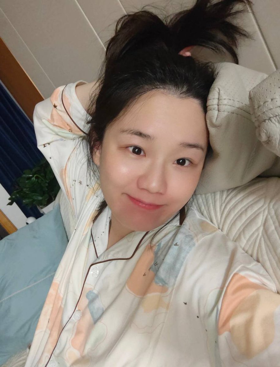 2ttgb's tweet photo. 95年 30岁的宝妈，被娃搞得支离破碎...对比以前眼里的光都少了，想来这里找回自我，会有人欣赏吗？ https://t.co/PhcfoKBsuA