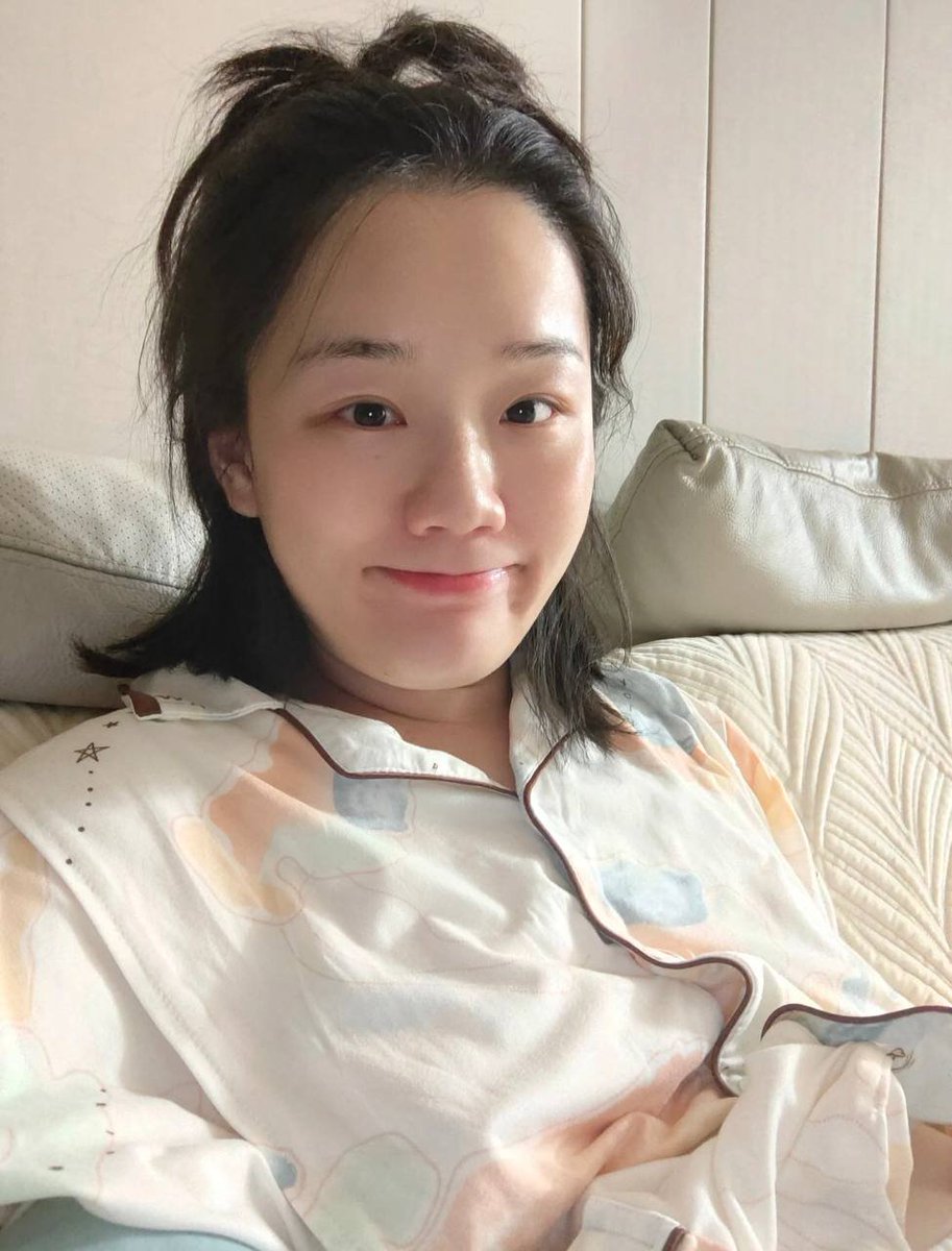 2ttgb's tweet photo. 95年 30岁的宝妈，被娃搞得支离破碎...对比以前眼里的光都少了，想来这里找回自我，会有人欣赏吗？ https://t.co/PhcfoKBsuA
