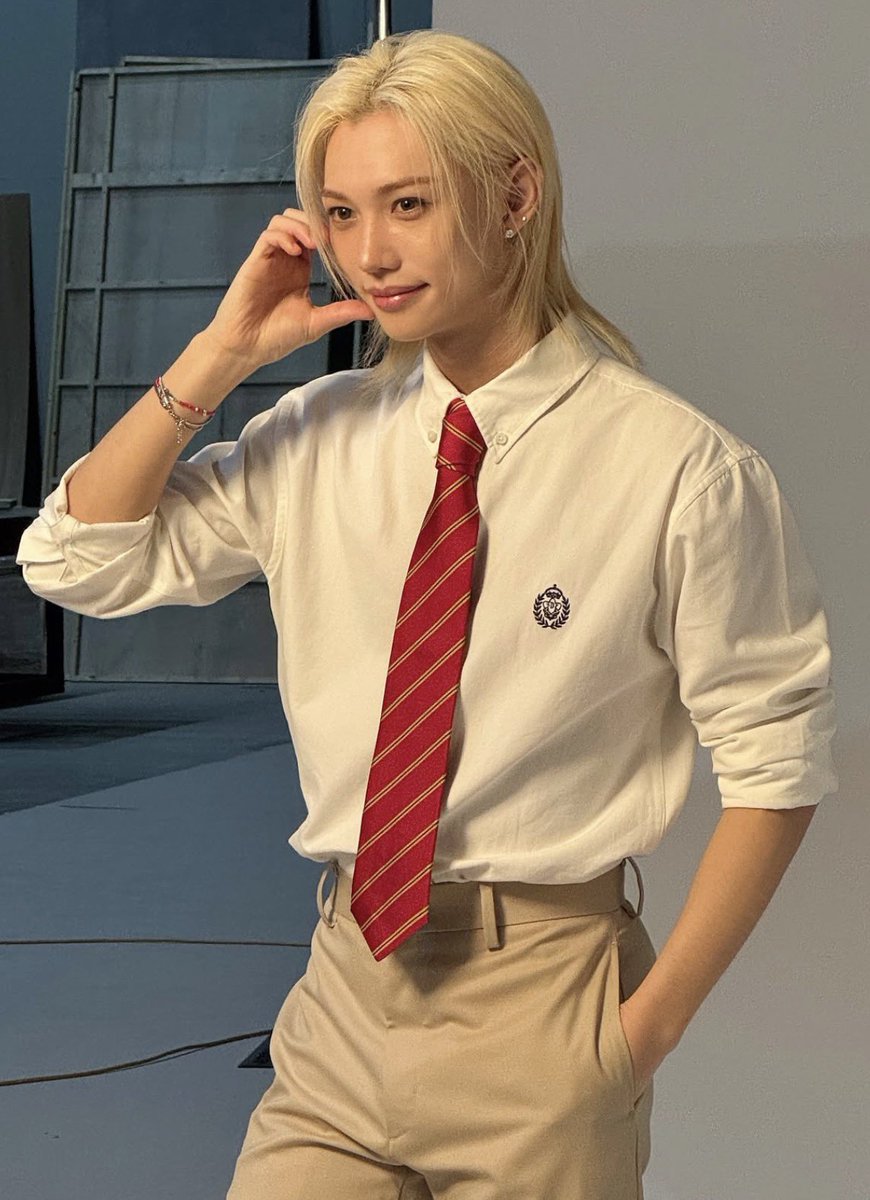 AboutFelixYT's tweet photo. TRENDING PARTY 2 🎉🖤

Let's drop these tags multiple times daily until #LVSS27 show 🔥

FELIX ICÔNE DE LA MODE
#FELIXxLVSS27 #FELIX 
@LouisVuitton https://t.co/UouSiyVWeU