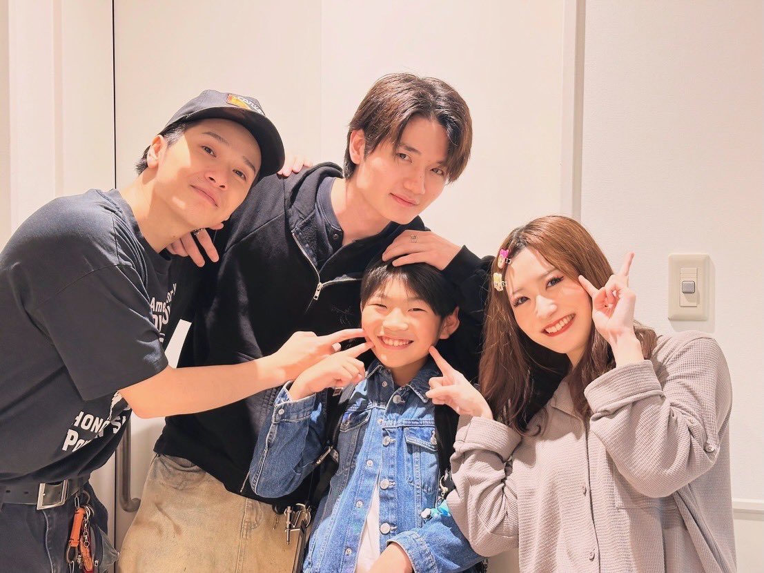 takitsuba_land's tweet photo. #ミュージカルspy
 観劇させていただきました！
とにかくパワーアップしたSPY×FAMILYを感じれる時間でした🔥
姉さん、かっこよかったよ😭
たまたま観に来てたりょうくんにも姉さん❤️にもロッティ💢にも会えて幸せだったぁ✨ https://t.co/8zKeFPxFwd