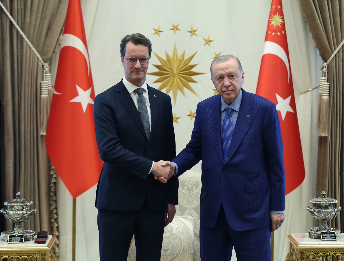 trpresidency's tweet photo. President @RTErdogan received Minister-President of North Rhine-Westphalia of Germany, Hendrik Wüst, at the Presidential Complex. https://t.co/A2n14N2XC6