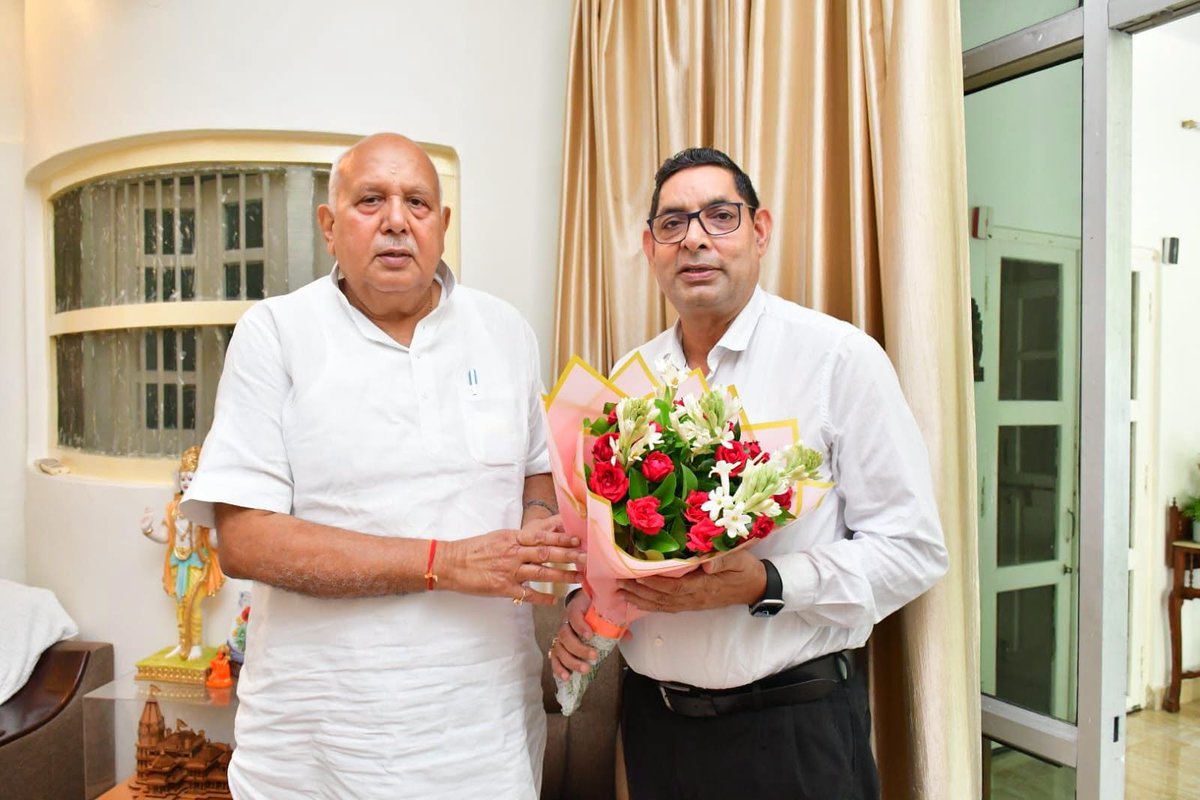 spshahibjp's tweet photo. आज लखनऊ आवास पर इफको के जनरल मैनेजर श्री यतेंद्र तेवतिया जी से मुलाकात की। https://t.co/IrG48P9m9Y
