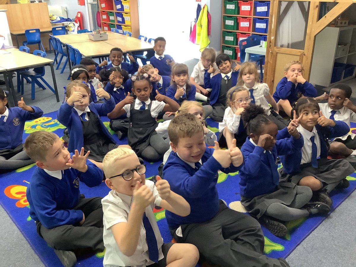 AbbeyPrimary's tweet photo. #Y1 are excited to listen to a live Allergy Assembly. We know how important it is for us all to be aware of allergies - the symptoms especially. @HelpPicture https://t.co/iAlvUw9nKL