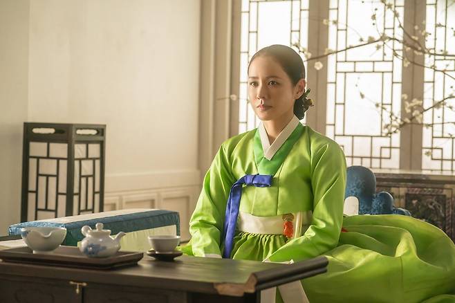 NetizenSpill's tweet photo. Ji Chang-wook’s Nudity & Nana’s Acting Skills Divide Opinions… 'The Scandal': Only Son Ye-jin Lived Up to Her Name [TEN Starfield]

1. [+37] The trio has zero chemistry
2. [+25;-3] Even Son Ye-jin's acting felt stiff
3. [+22;-2] Even Son Ye-jin doesn't suit the character of Lady Jo at all
4. [+18] It was a masterpiece of a piece of crap
5. [+9] Haven't watched it yet.. The original movie was so intense that I just don't feel drawn to it..

cr: Daum

#jichangwook #nana #sonyejin #thescandal
