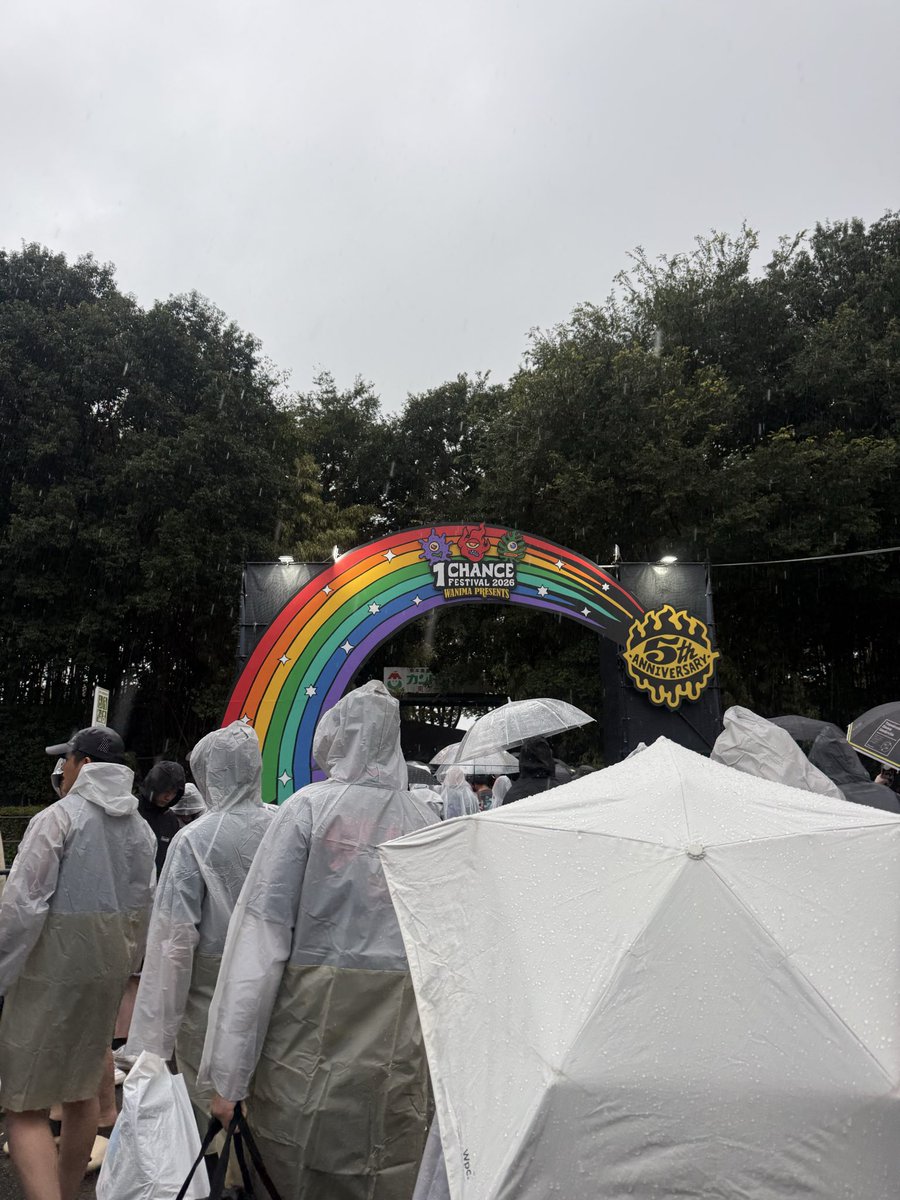 rurun10969's tweet photo. 今年も無事行けました😭
雨やばすぎたけど、記憶がないくらいまじで楽しかった!!!また来年も行けますように✨
#1chancefes
#ワンチャンスフェス
#WANIMA https://t.co/kHkDQpKt5u