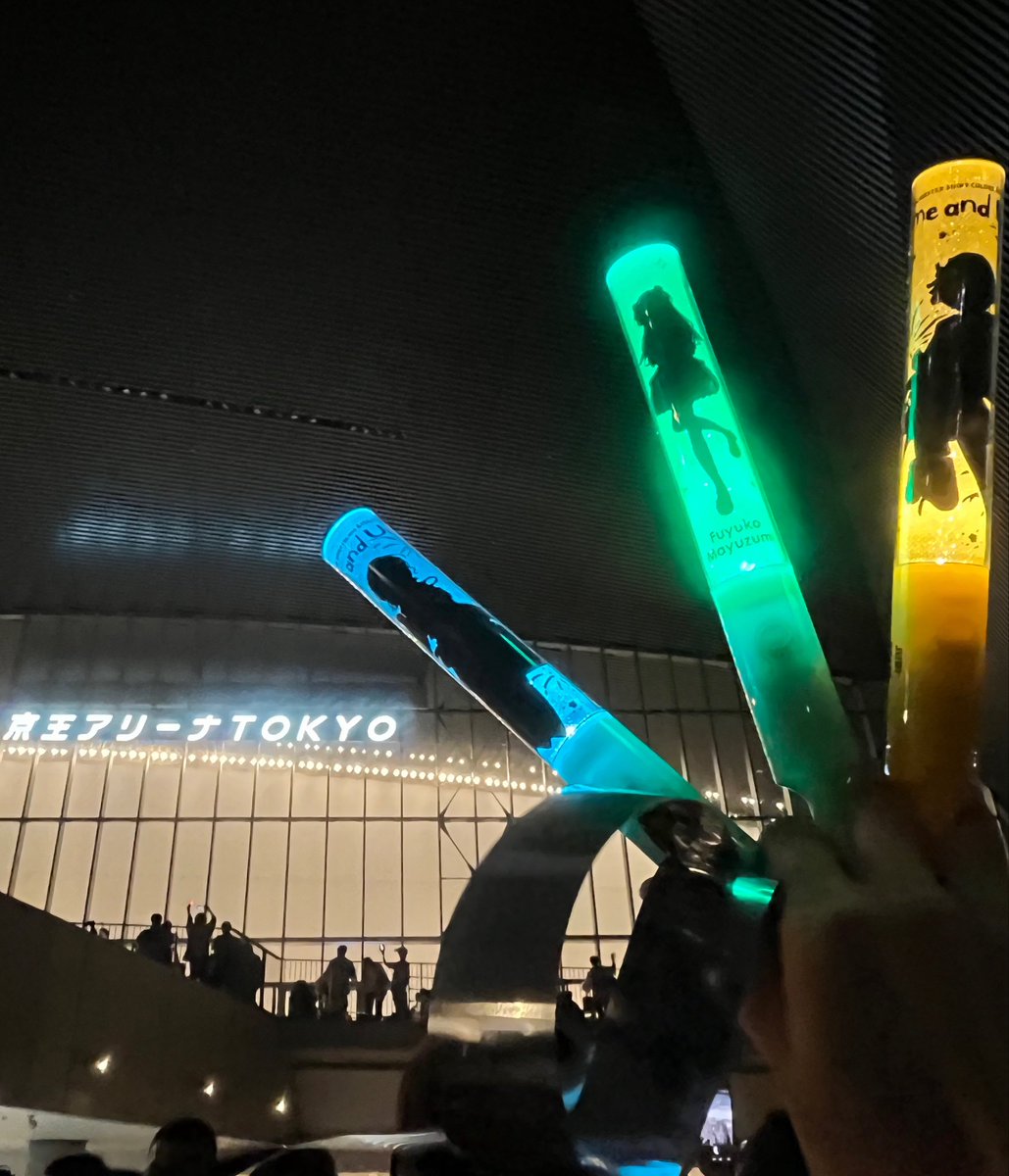 sfn0315's tweet photo. シャニマスMSP両日参戦でした〜🙌🏻
Day1はアリーナ前方席でキャストのお顔めっちゃ拝めて最高すぎたし、Day2は冬優子のマイコレ概念コーデ着て冬優子のソロ曲両方浴びれたの嬉しかったな🤭✨
キャストのパフォーマンスも演出もアイドル達の個性爆発で凄くて楽しかった！ありがとうございました！！ https://t.co/QuRTM3EIC7