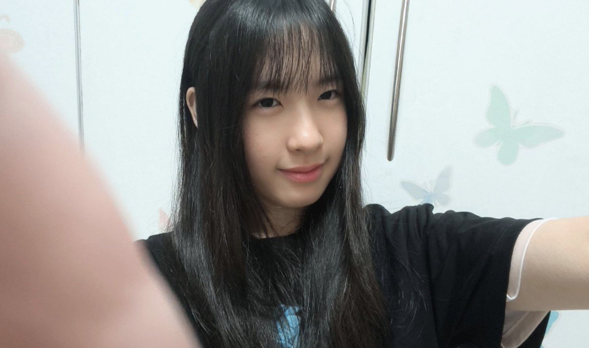 Heidi_JKT48's tweet photo. #OTSUYANGGA BUAT LIVE HARI INII !! + aku juga mau bilang.. TERIMAKASIH BANYAKK SEMUANYAA MV BAGAI CINTA PERTAMA UDAH 500K+ VIEWSSS AGHAHAGAHAH 🥹🥹🥹😭😭

SENANG BGTTT AKU KAGET WAKTU LIAT DI LIVEEE !! kalian smuanya keren bgt asliiii makasih yaaa udah streamingg 🥹🥹🫶🫶🫶 I'm so very grateful and proud !! not only because of us but because of you guys too 🥹🥹🥹 

seneng sekaliii !! THANK YOU FOR THE HARDWORKK !! KEEP IT UP !! SMOGA BISA LEBIHHH !! 🥹🥹🫶🫶🫶 love you all !! 🤍🤍🤍