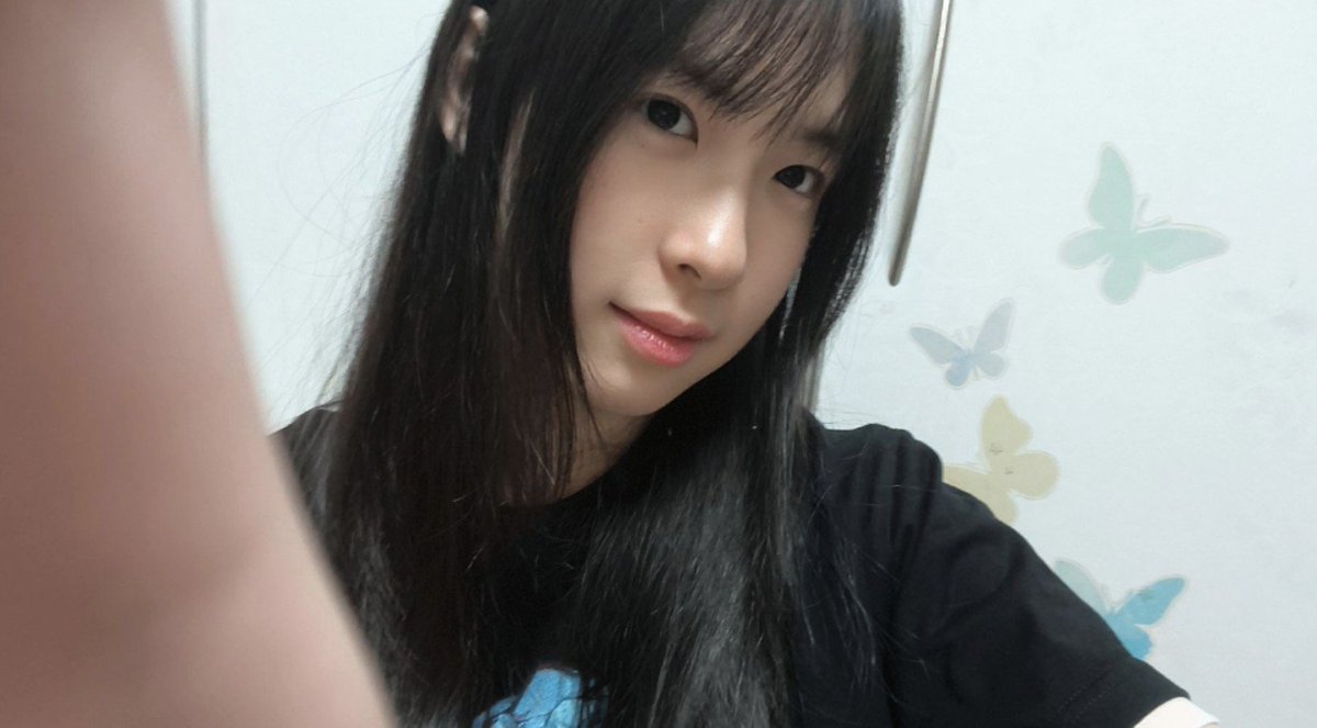 Heidi_JKT48's tweet photo. #OTSUYANGGA BUAT LIVE HARI INII !! + aku juga mau bilang.. TERIMAKASIH BANYAKK SEMUANYAA MV BAGAI CINTA PERTAMA UDAH 500K+ VIEWSSS AGHAHAGAHAH 🥹🥹🥹😭😭

SENANG BGTTT AKU KAGET WAKTU LIAT DI LIVEEE !! kalian smuanya keren bgt asliiii makasih yaaa udah streamingg 🥹🥹🫶🫶🫶 I'm so very grateful and proud !! not only because of us but because of you guys too 🥹🥹🥹 

seneng sekaliii !! THANK YOU FOR THE HARDWORKK !! KEEP IT UP !! SMOGA BISA LEBIHHH !! 🥹🥹🫶🫶🫶 love you all !! 🤍🤍🤍
