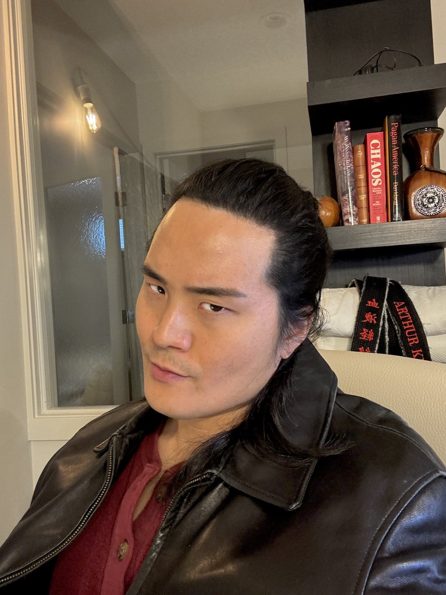 badazn's tweet photo. I fucking love being white. 🤍 https://t.co/OUIvV74Xr8