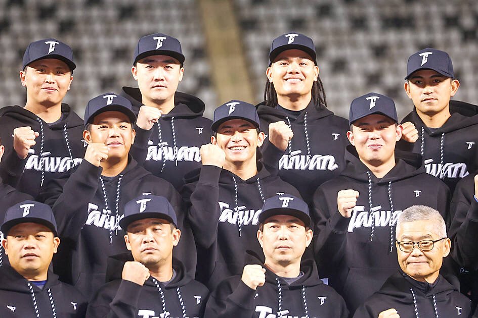 Formosanhistory's tweet photo. アジア大会で胸糞悪い展開になった台湾野球、本試合こそ"Chinese Taipei"でユニに「国名」を書けないハンデがあるが、それ以外は"Taiwan"ユニフォームを着用して試合している。
去年のWBC前の侍ジャパンとの練習試合も、確かTaiwanユニだったはず。 https://t.co/XnAYl8J1Vf