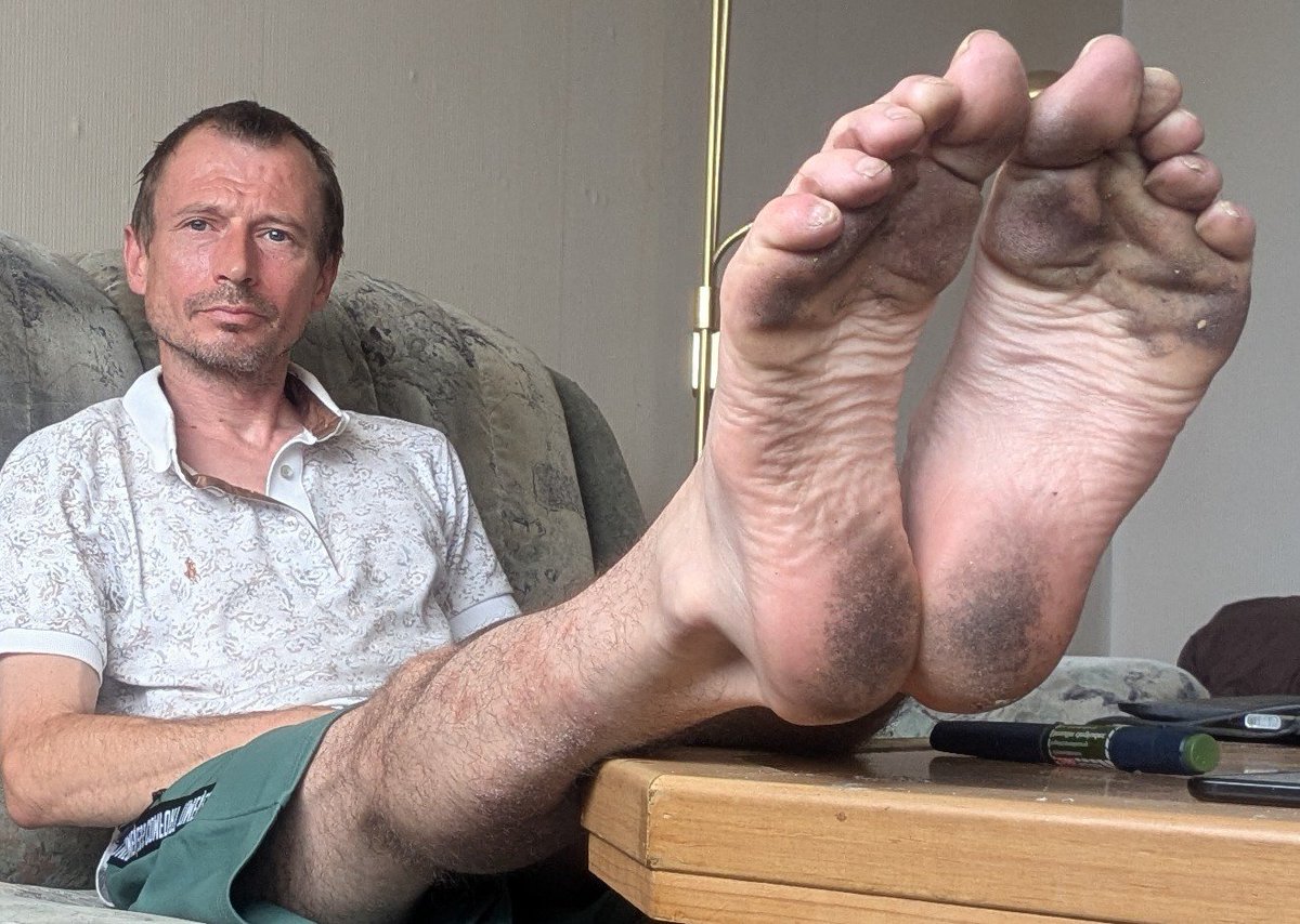 Alexfeet4 tweet picture