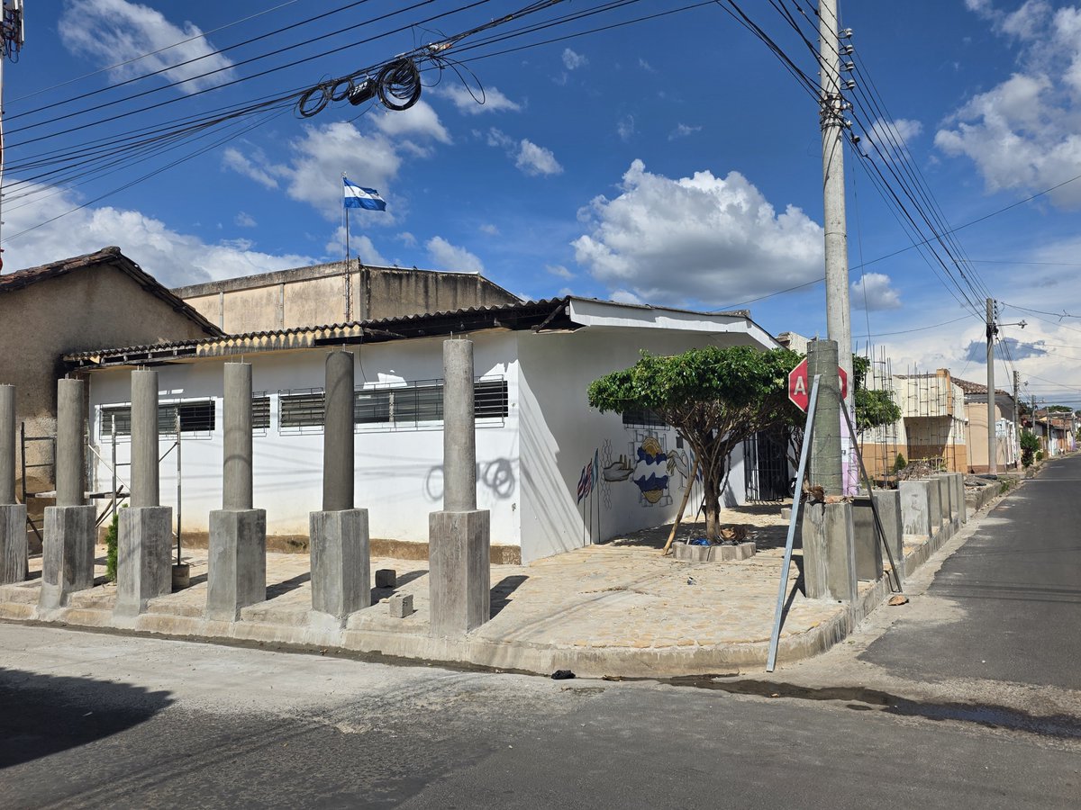 JorgeCastro_SAO's tweet photo. Así vamos
👇🏻

                                    Y buscamos 👇🏻

- Con terraza, mesas, sillas, baños, y una hermosa "Plaza de Jade"

-Recuperamos espacios públicos para nuestra gente. https://t.co/iWF0ZPhvuq