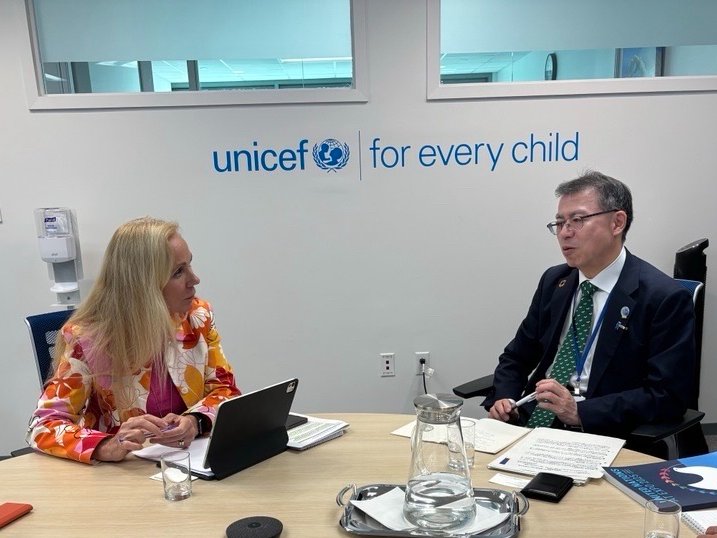 KittyvdHeijden's tweet photo. Delighted to meet Ambassador Masatoshi Sugiura, Japan's new Director-General for Global Issues. 

We reaffirmed the strong UNICEF-Japan partnership and our shared commitment to delivering results for children worldwide and advancing human security. https://t.co/HHWk5yapz9