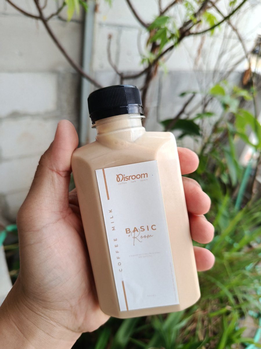 iyagrey's tweet photo. Cuma ada 6 botol aja berbagai variasi!
Siapa yang mau? Gratis tis tis! 🆓

Caranya:

• Langsung samperin kedai Disroom
• Bebas pilih varian favoritmu (selama persediaan masih ada)
• Buktiin kalau kamu udah follow Instagram &amp; TikTok kita 📲 @disroomcoffee https://t.co/LwHrsOG3L2