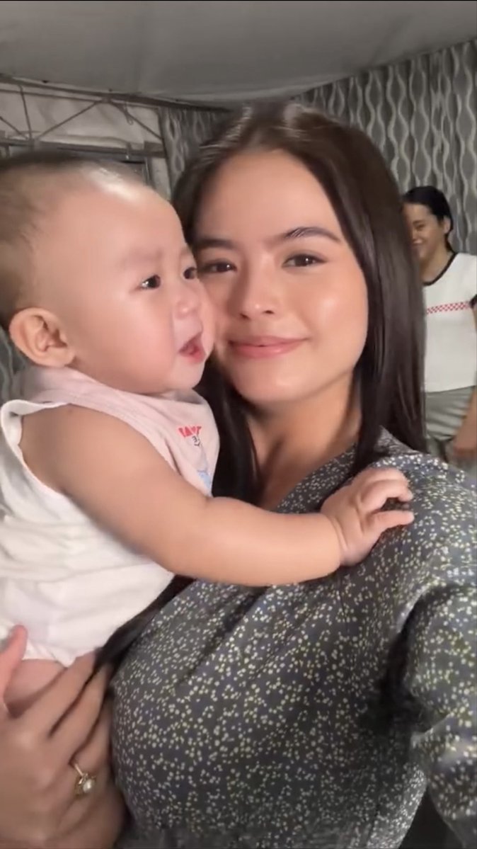 hyaselyse's tweet photo. parang papa's boy ata si makmak junior ah... #peemakph https://t.co/Ki6lqUzush