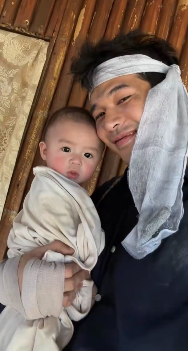 hyaselyse's tweet photo. parang papa's boy ata si makmak junior ah... #peemakph https://t.co/Ki6lqUzush