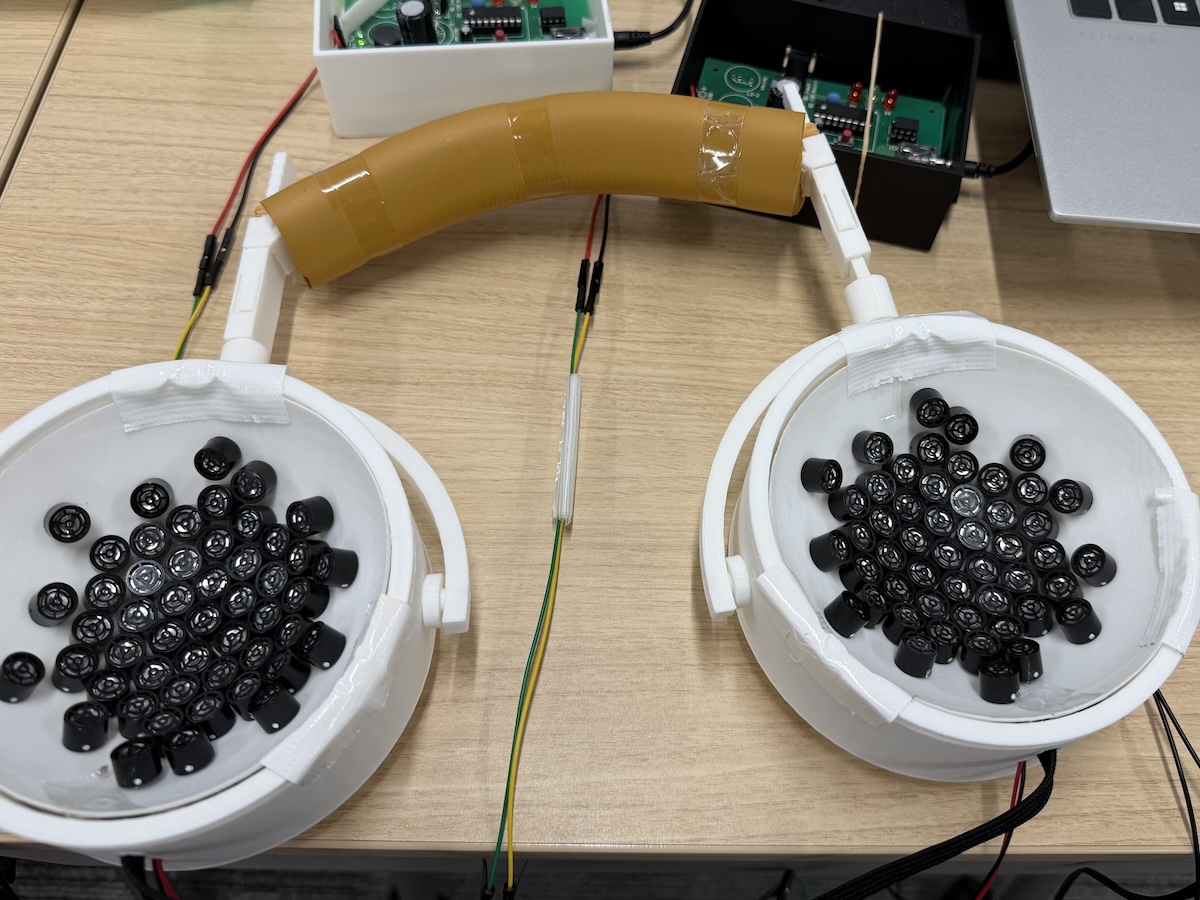 yumulab's tweet photo. 清水 怜良さん(M2)の作品がIVRC体験審査会に進出しVR学会にて展示を行いました。インタビュー記事が大学Webサイトに掲載されています #IVRC #IVRC2026 #VRSJ2026 #johodai #yumulab
清水さん(大学院2年)のVR作品がIVRC2026最終審査に進出/日本VR学会に出展|北海道情報大学 https://t.co/BufD98I2x0 https://t.co/KxdV8VZyW5