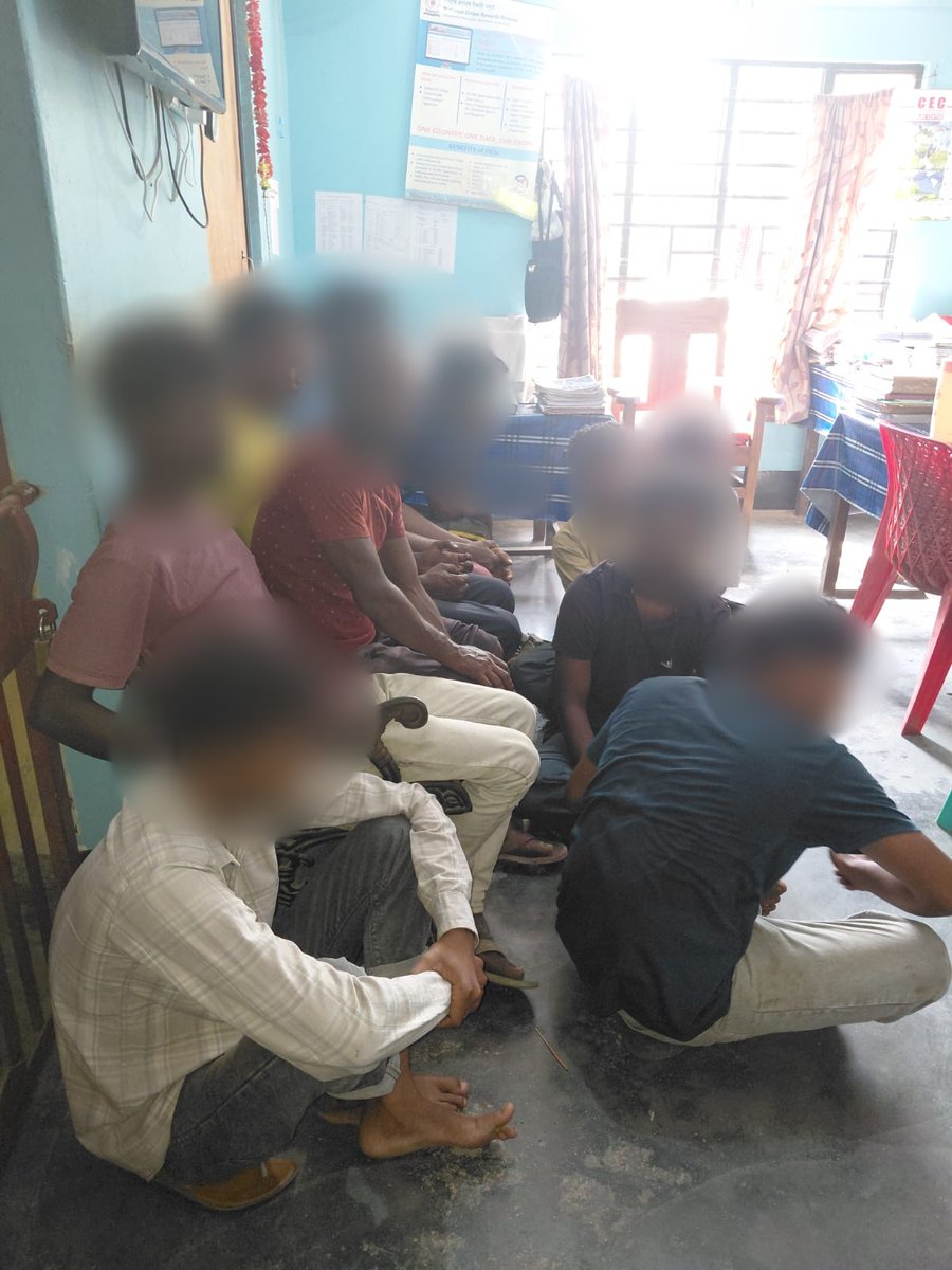 himantabiswa's tweet photo. Looks like the cattle smugglers’ GPS is still not working. 

@chirangpolice intercepted 6 vehicles carrying 51 cattle in Chirang and detained 10 persons. Another 52 cattle were recovered in separate operations across Dhubri, Fakirganj, Sapatgram and Salkocha by @Dhubri_Police.

A total of 103 cattle have been saved from the clutches of the cattle mafia.
