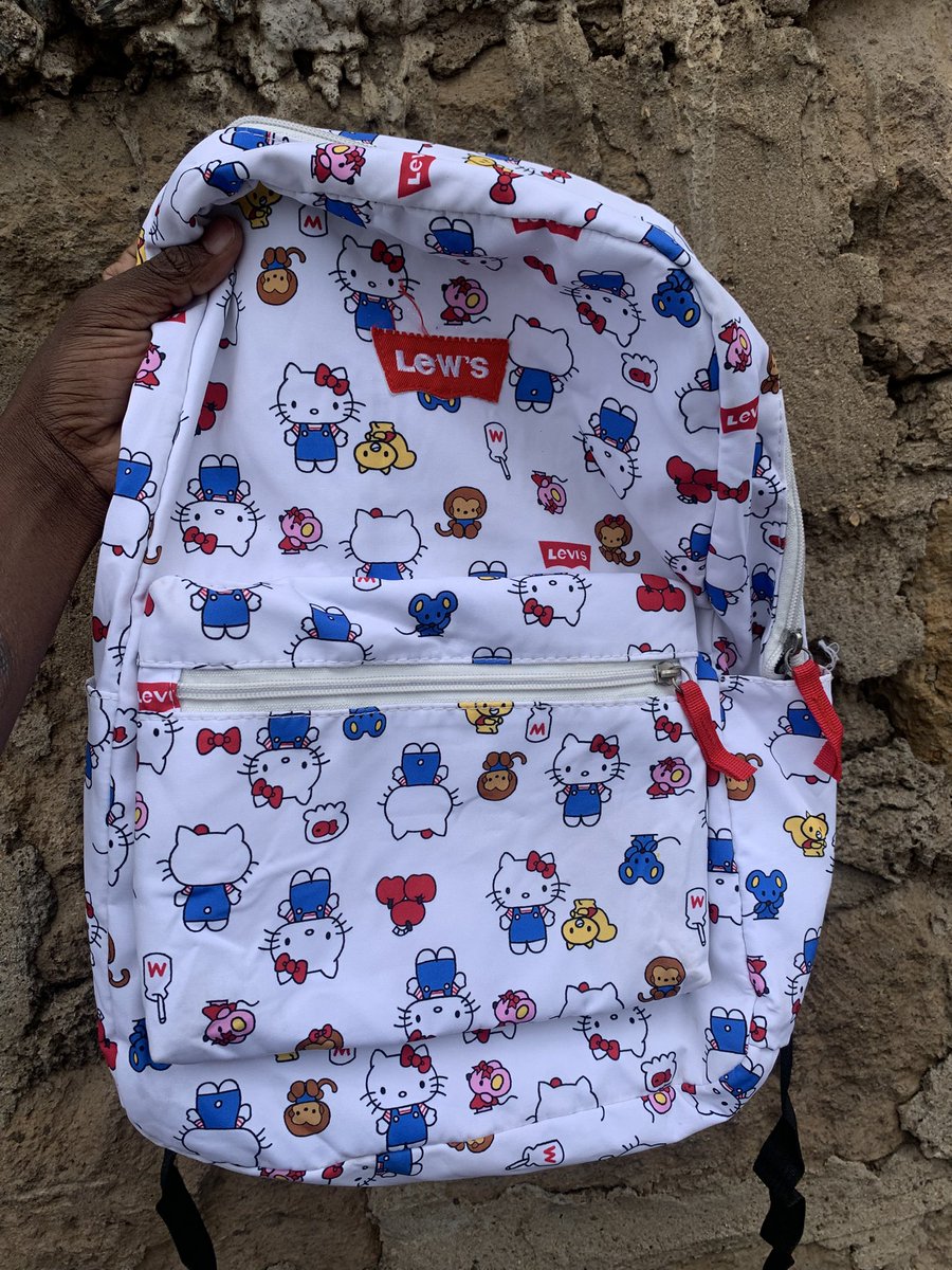 zimearrest's tweet photo. I sell thrifted backpacks, tote bags  and Duffel bags
check thread👇
bei ni 750 per bag https://t.co/9RP15i7eXh