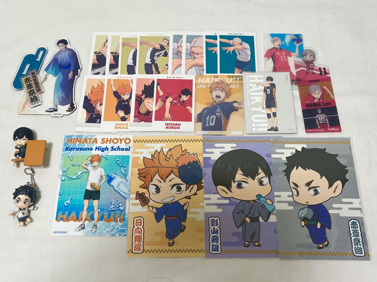 aya_812812's tweet photo. ハイキュー　夏祭り　頂ストア　オンザコート　クールフェア　ガチャガチャ　ポストカード　アクスタ

譲　画像のもの(赤葦、日向、青根、木兎、リエーフ、影山、黒尾)
求　希望額での買取>及川徹グッズ(ALT記載)

定価以下の買取も⭕️
気軽にお声がけください✨
#ハイキューグッズ交換 https://t.co/eVhSPVO4nT