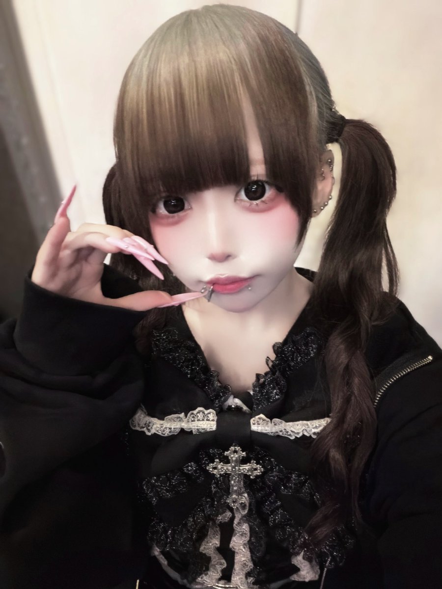 ramuko_HADES's tweet photo. なにいろなのこれ 🌱💧 https://t.co/59EPuUtWpQ