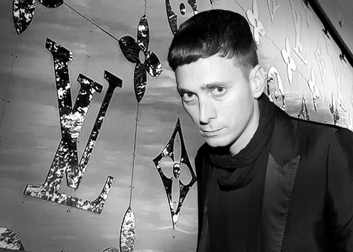 TweedMiss's tweet photo. EXCLUSIVE – Louis Vuitton in talks to hire Hedi Slimane

https://t.co/8YkIOaAwjH https://t.co/6BVcJAz9zl