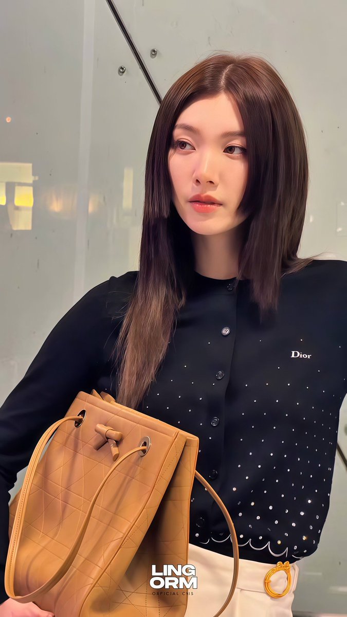 LingOrm_BH's tweet photo. Excuse me, You look like you love me 👀

LINGORM FLY TO DIOR PFW
#LingOrmDiorAirportLook
#LinglingKwong #OrmKornnaphat
#LingOrm #Dior #DiorSummer27 #PFW https://t.co/ieTsGMDrjc