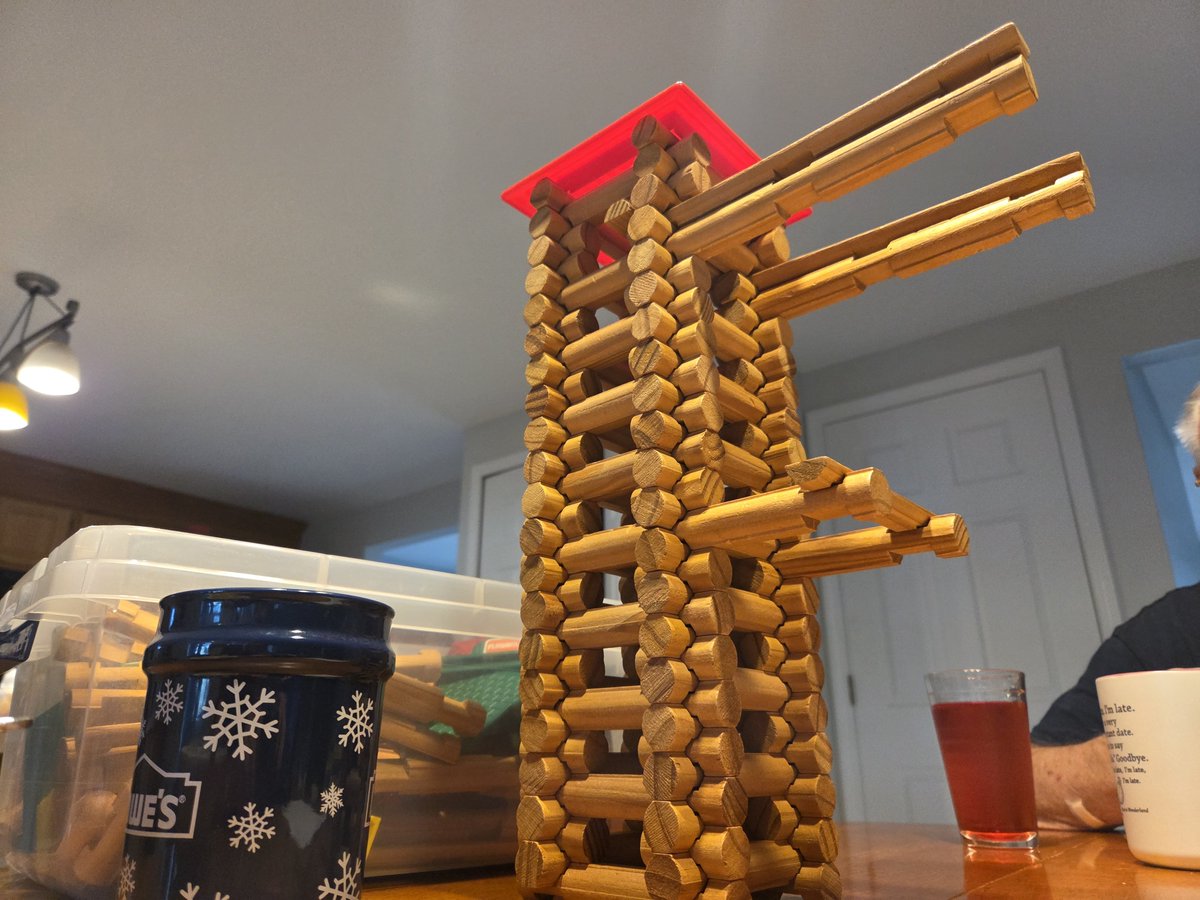 SneakyDewski's tweet photo. I Started this T-10mins and Finished T-0:30 Some of my Best Lincoln Log work yet!
@NASASpaceflight https://t.co/Kwn4FxWbES