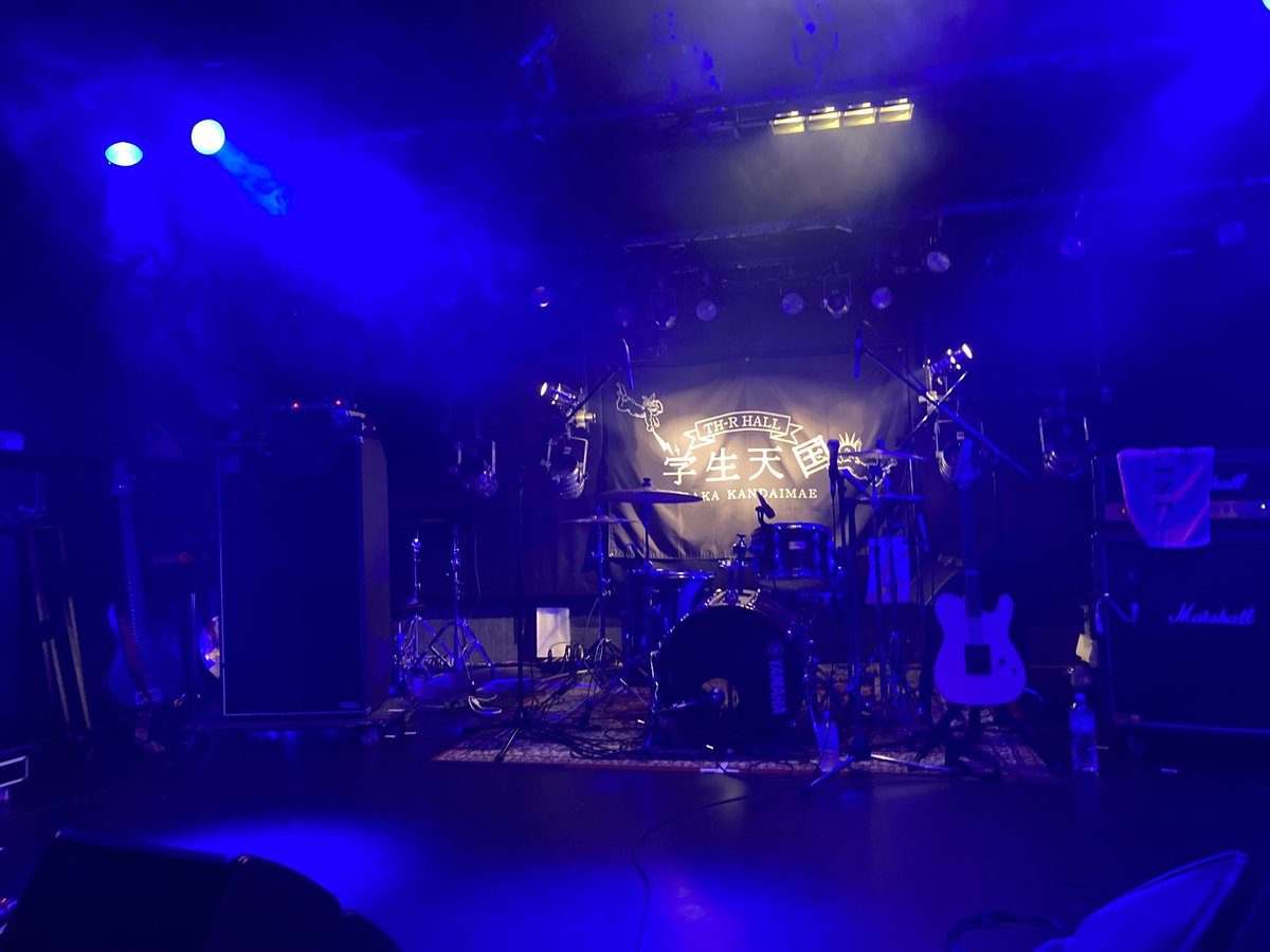 metal__daisuki's tweet photo. 人間故障ツアー
お初ギークラーケンめちゃくちゃカッコよかった!最前で見れて嬉しかったし、ぼくはジャパンチュとHELL IN A STAR BUCKS聴けてめちゃくちゃ嬉しかった!物販でCDも買えたし、283さんたちとも喋れて嬉しかった!CDたくさん聴こ!マジでナインス入って欲しい
#ギークラーケン
#THRHALL https://t.co/llkd0cbgR7