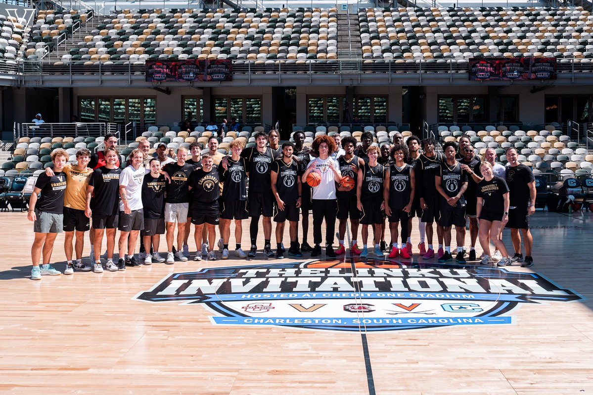 RodneyTerry's tweet photo. Great start to a new year and a new journey with a good group of guys! Anchor Down! @VandyMBB https://t.co/hgXX5EFRZe