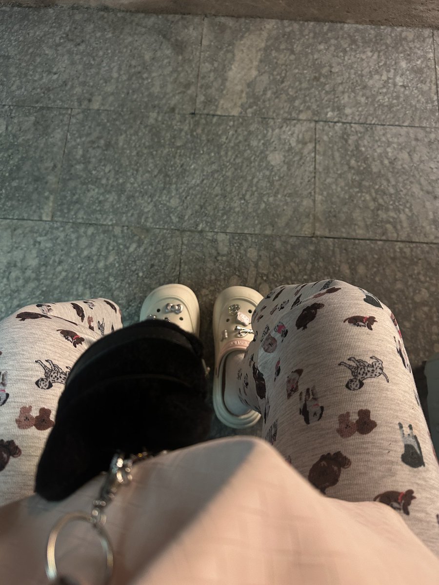 MintAtDawn's tweet photo. 不会被熟人认出来的原因是：我现实中穿这样 https://t.co/IXYfiZl9bw
