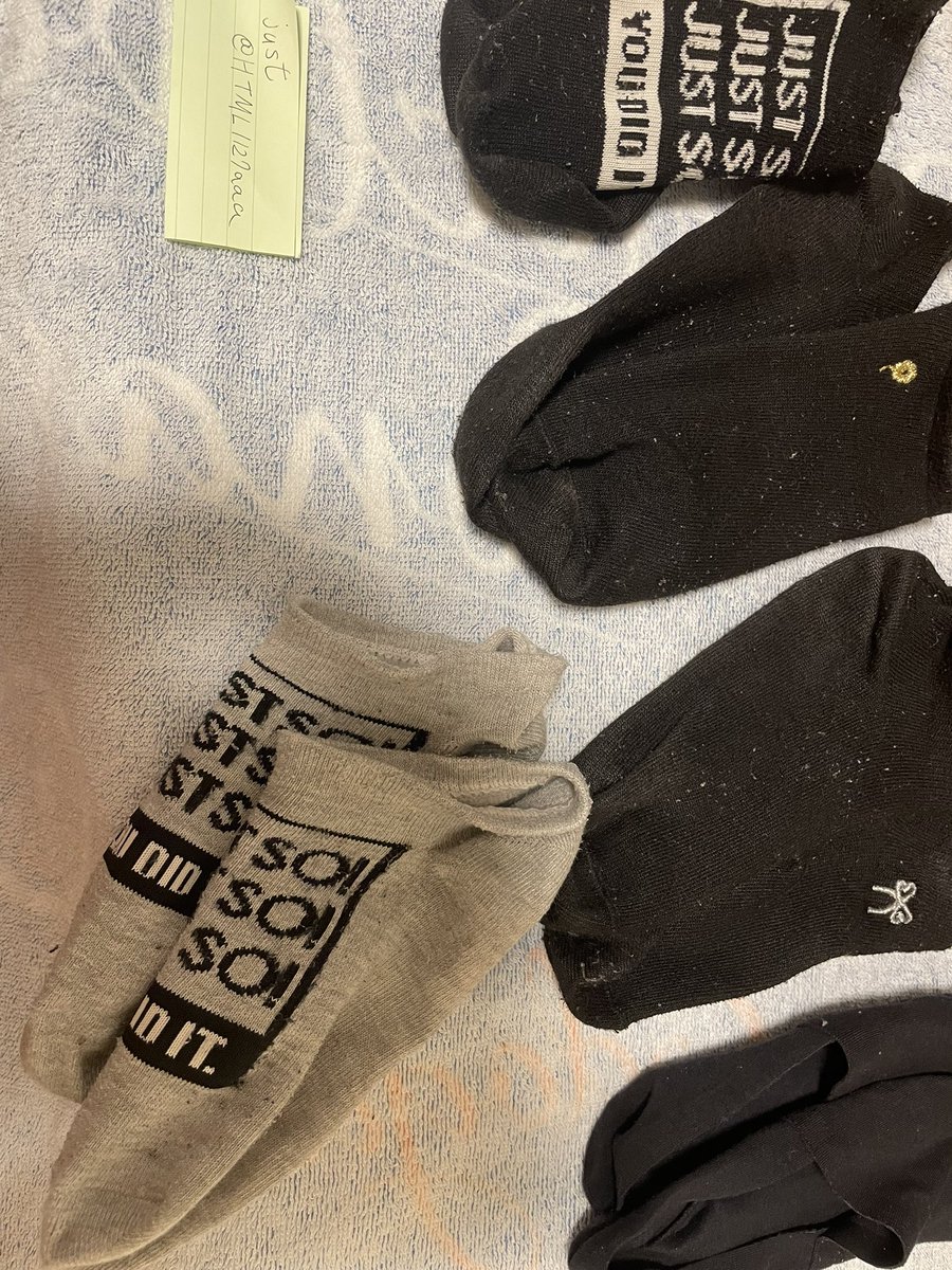 HTML1127aaa's tweet photo. 本当に困ってるので私服、靴下、下着、タオルなどメルカリにて購入してくれませんか？？
写真、動画、顔出しは絶対NG。
着用して欲しいとか希望は購入が確認でき次第可能です。 https://t.co/nqwWs6wcsm