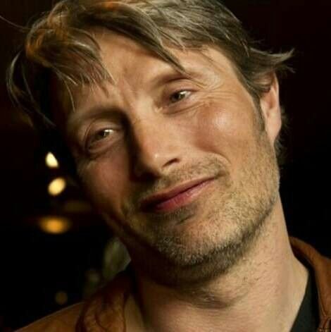 HannibalsTie's tweet photo. Brightening the timeline with some Mads Mikkelsen smiles 🌟🌟

#MadsMonday
#MadsMikkelsen https://t.co/YmjXFVRkux