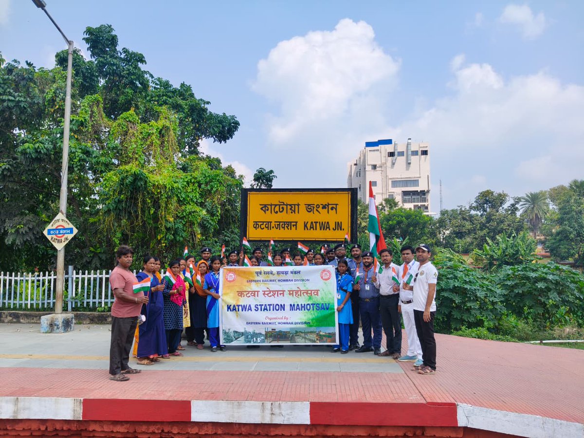 bsgnhq's tweet photo. As part of the Station Mahotsav – Birthday Celebration programme of Heritage Stations organised by Howrah Div., Sree Gouranga Scouts Indrani Guides Group, Katwa under Eastern Railway Bharat Scouts and Guides participated in the celebrations held at Katwa Junction on 28 Sep. 2026. https://t.co/4jjJA5eO2T
