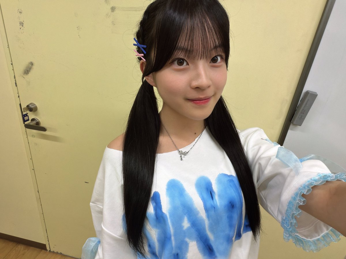 _h1nak's tweet photo. #ぱれっと〜く ご視聴ありがとうございました🎨💙

みんなでぱれっとTシャツを着て配信しました🙌🏼

沢山のコメントすっっごいうれしかった！！ありがとう😽❤️

そしてなんとなんとキュンキュン王になりました👑
ギョージーズで📸

アーカイブもぜひ！
https://t.co/jfiiPLimo3

#ぱれっと　#伊藤妃菜子 https://t.co/iEKZ2A28mE