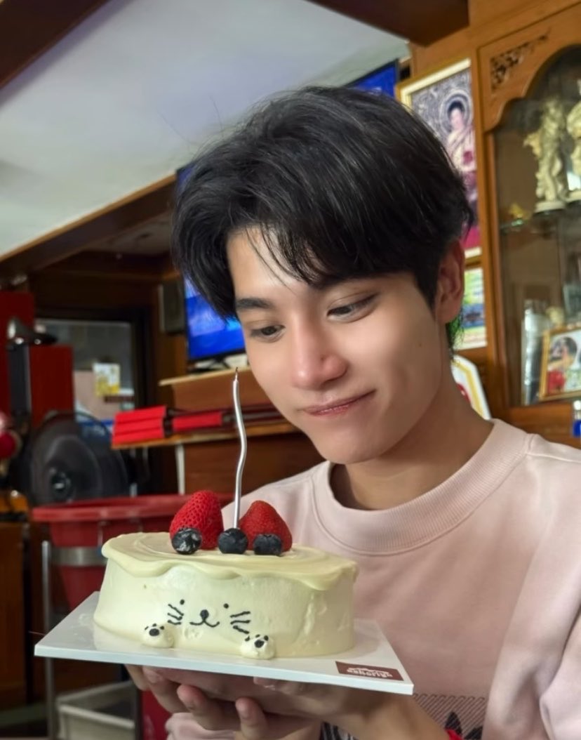 acup0fbambi's tweet photo. น่ารักจัง 😭💘😭💘😭💘 pov น้องต๋าจากคุณแม่เป็นมุมที่มีจุ้บนางฟ้าออกมาทักทายตะเหมอเลย สดใสที่สุด т · т♡ https://t.co/D9ziN36JFP