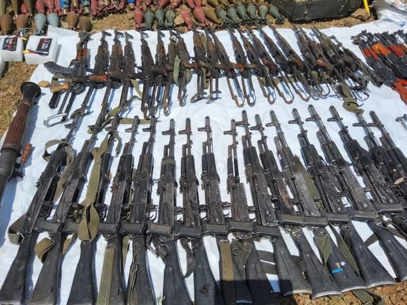breaking_bre's tweet photo. 🚨NEW: ENDF has captured a large amount of arms from TPLF including  D 30 artilleries. https://t.co/fYkO3GPekR