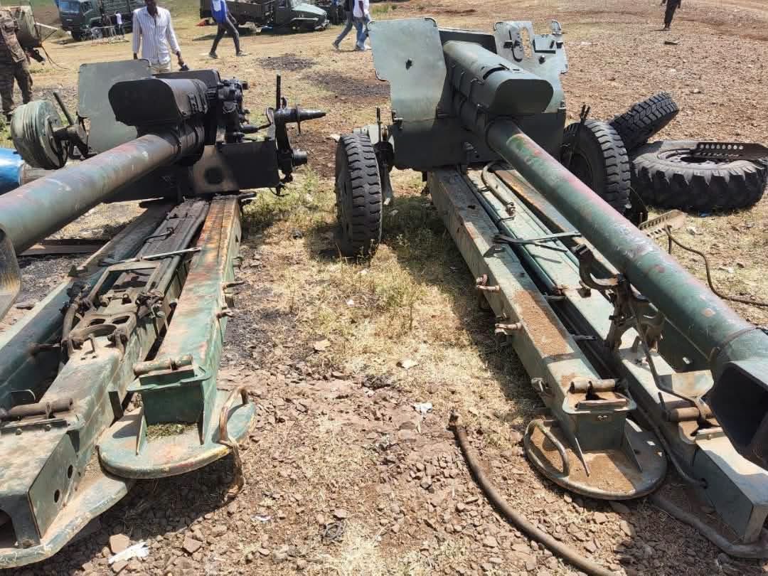 breaking_bre's tweet photo. 🚨NEW: ENDF has captured a large amount of arms from TPLF including  D 30 artilleries. https://t.co/fYkO3GPekR