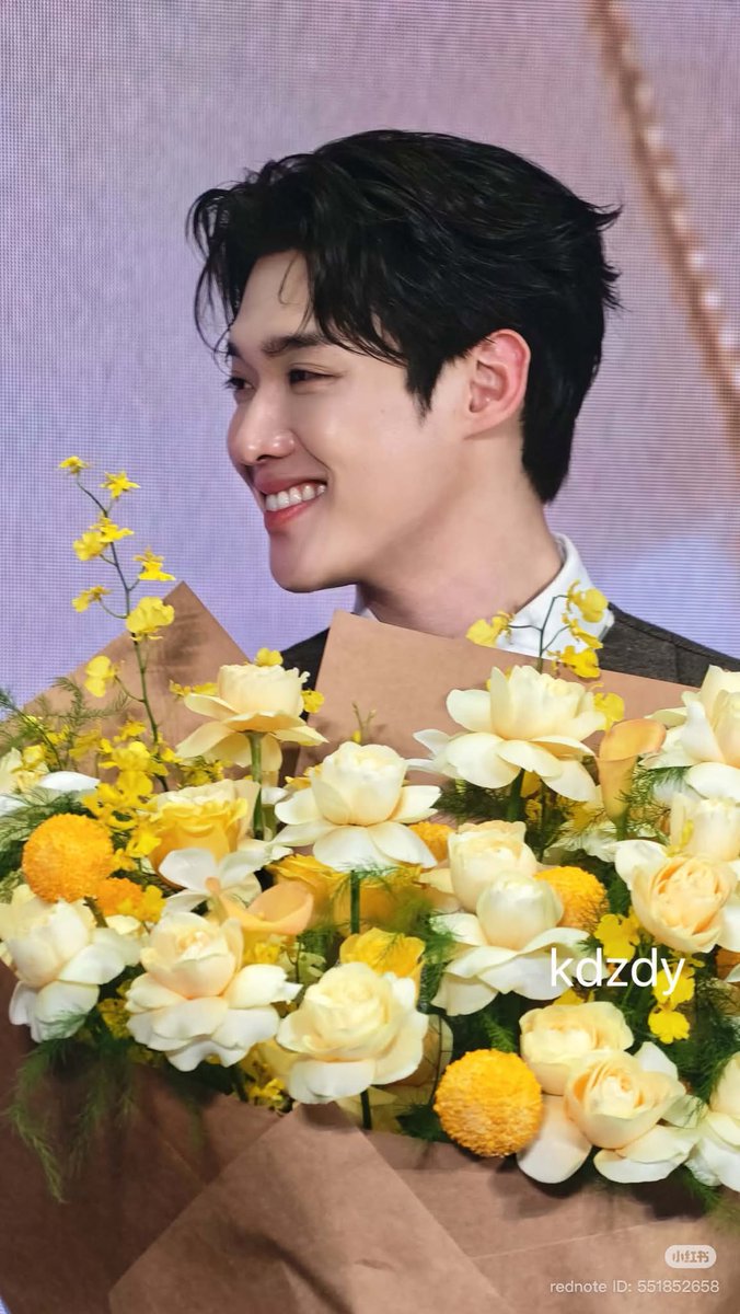 startonu's tweet photo. Cục kim cương đẹp hơn hoa 
WE STAND WITH KIM YOON SIK  
#kimyoonsik #kimyoonsikshines https://t.co/nmCcjSqvlm