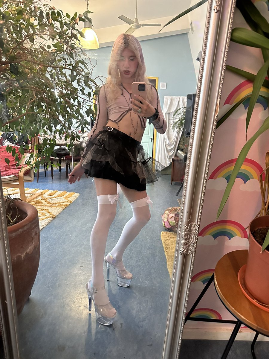 Elizabeth760412's tweet photo. I think men don't like trans women anymore because no one has messaged me for a serious relationship yet 😔🏳️‍⚧️🏳️‍⚧️ https://t.co/ULSAY4wCYw