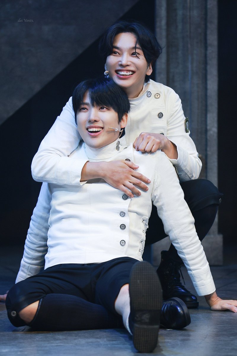 desvents_'s tweet photo. 260926 비더슈탄트 스페셜 커튼콜｜펜싱의 시작 S

매그너스 볼커 #최석진
하겐 악스만 #김지웅 https://t.co/R5X1A1taR3