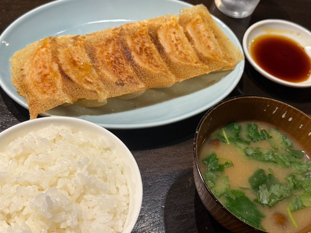 pp11894's tweet photo. スタイル維持の為に凄く苦労しているんでしょ？と毎回の様に質問いただくのですが、最近気をつけている事はちゃんと食べる事🤣胸小さくならない様に最近はよく食べてます🐷大体一人前の半分くらいは食べるようにしてます！新しく教えてもらった餃子屋さん早く行きたい🥟💕 https://t.co/q0m4AxmZe5